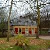 Along the paths in the palace grounds are little houses like these, where the caretakers used to live