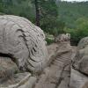 These birds and dragons protect the steep stairs