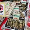 More delicious cuisine in the Kuromon Ichiba market