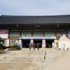 Korean temples have a similar architecture to Korean palaces