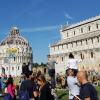 You can tell from the crowds that the tower of Pisa is a popular tourist attraction!