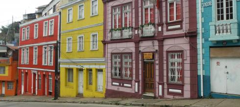 Colorful buildings in Valparaíso