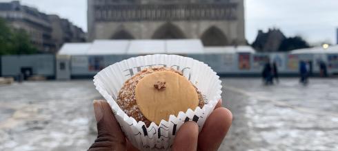 Enjoy a pastry in front of the Notre Dame de Paris!