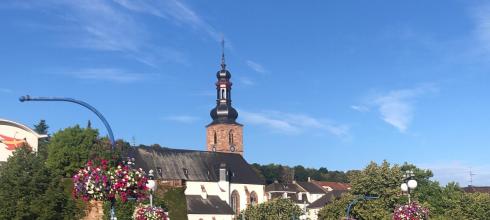 Crossing the Saar river to the old town