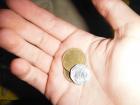 1 peso and 10 peso coins