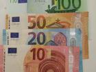 Euro bills come in different colors and sizes. The 10 Euro bill is the smallest, and the 100 Euro bill is the biggest