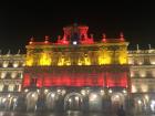 The people of Salamanca projected the flag onto the Plaza Mayor