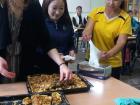 Serving apple pie to students 