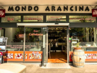 I bought my arancino at Mondo Arancini (Arancini World)