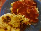 This is how I eat my cortido and salsa – everyone has their own way of eating pupusas!