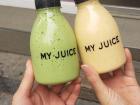 Smoothies and juices are another popular food choice among young people in Seoul