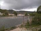 The Batang River runs through the center of Yushu. 