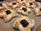 Joulutorttu, or Christmas tarts, are a Finnish specialty and everyone has their favorite way to make them! Here they are prepared with plum jam.