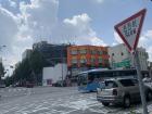 One of the many buses in Seoul. There are different groups of colors to signify different routes