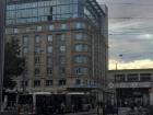 A bus at a stop in Geneva, outside Hotel Cornavin (Professor Calculus from Tintin stayed there!)