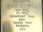 "Here lived Klara Seewald, born in Weil in the year 1882. Deported in 1940 to Gurs. Fled in 1941 to Portugal, then the USA." Frau Seewald was Jewish