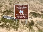 A sign in Irish and English that welcomes visitors to the Killarney National Park