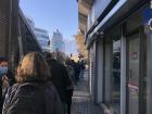 Waiting in line to open a Chilean bank account