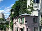 Rive Droite--The famous Montmarte neighborhood home of many artists like Picasso, Monet and Van Gogh, as well as the beautiful Basilica of the Sacré-Cœur. One of my favorite places to walk around!