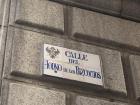 Street sign saying "Calle del Horno de los Bizcochos"