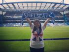 Leslie esta en Stamford Bridge Bridge en Londres, donde se encuentra el famoso Chelsea Football Club