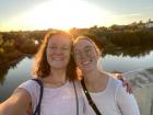 While I didn't travel much this week, my friend Isabella from Grinnell came to visit! / Aunque yo no viajé mucho esta semana, mi amiga Isabella de Grinnell vino para una visita!