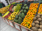 There are many local fruits in the grocery stores, including lulo, maracuyá and guanabana
