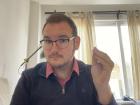 Sign language in Jordan for "Wait a minute!"