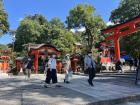 People arriving at the shrine 