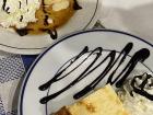 Tarta de queso (cheesecake) and flan for dessert!