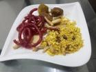  Un poco de bocadillos; mi favorito es el círculo rojo llamado Jalebi!