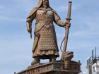 Yi Sun Shun statue in the heart of Yeosu square