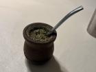 Una mate con bombillo (A traditional mate cup with metallic straw for drinking mate)