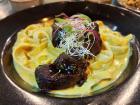 Lomo y pasta a la huancaína 