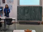 In this picture (taken by Julia Müller), I am talking about my hometown with a class of 9th graders at Neureut Realschule in Karlsruhe