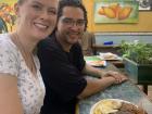 Julian y yo comiendo bandeja paisa