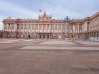 This is what the royal palace looks like—it is called Palacio Real de Madrid!