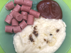 "Salchicha" means "hot dog" in Spanish!