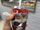 Oakberry acai with strawberries on top