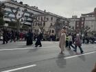 Lola participa en el desfile de Carnaval cada año!/Lola participates in the parade for Carnaval every year!