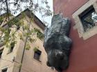 There are giant mosca (fly in catalan) sculptures all over Girona