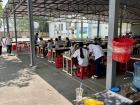 High school students eating in the school canteen, similar to a cafeteria in the United States