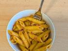 Pasta with bell pepper sauce