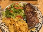 The most flavorful ribeye with potatoes and salad (entrecot con patatas y ensalada) for dinner