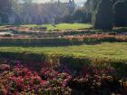 Incredible winding flower patterns in the gardens of Madrid's parks